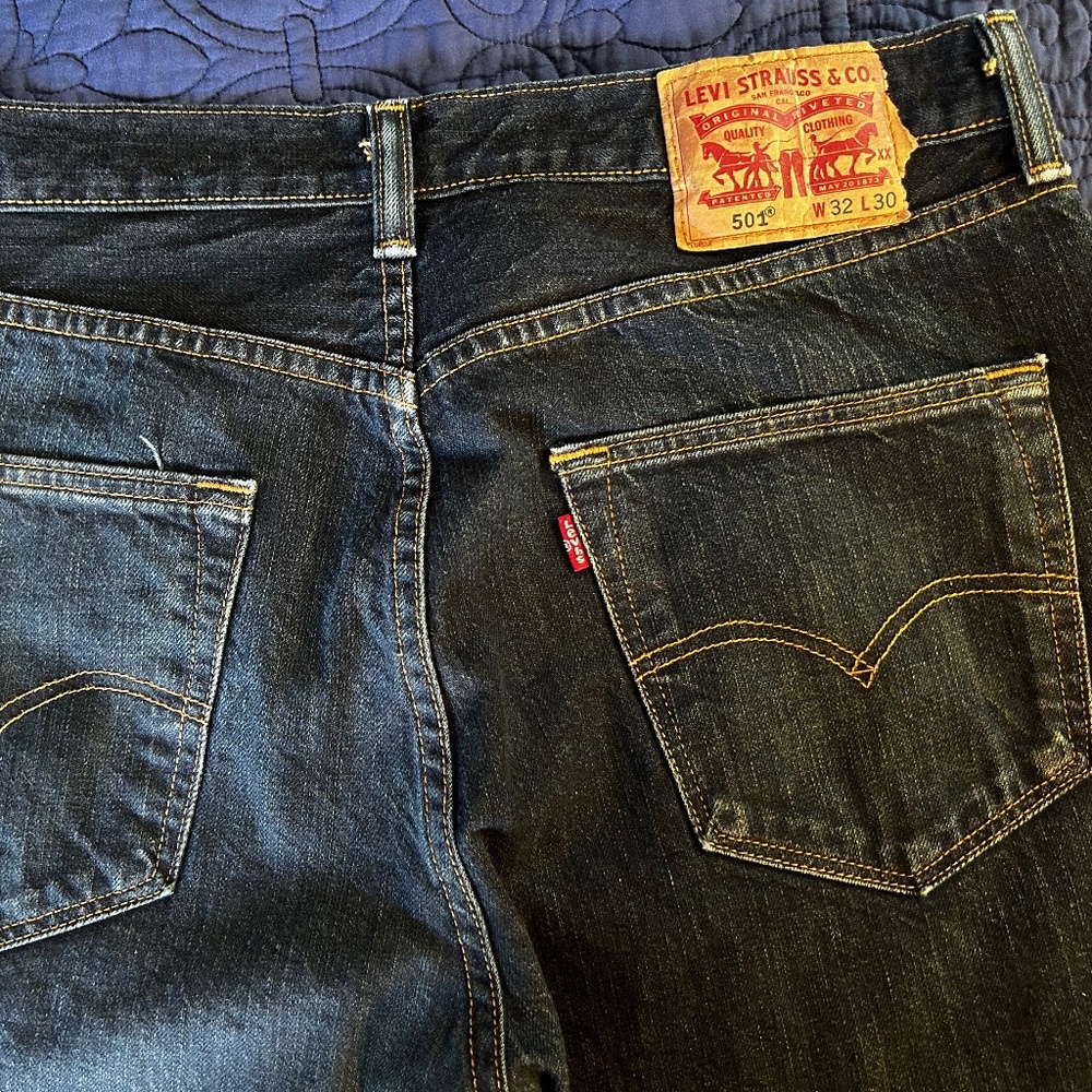Men’s Levi’s 501 32x30 gently worn